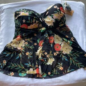 Brand new without tags Kona sol floral swim top size medium 8-10